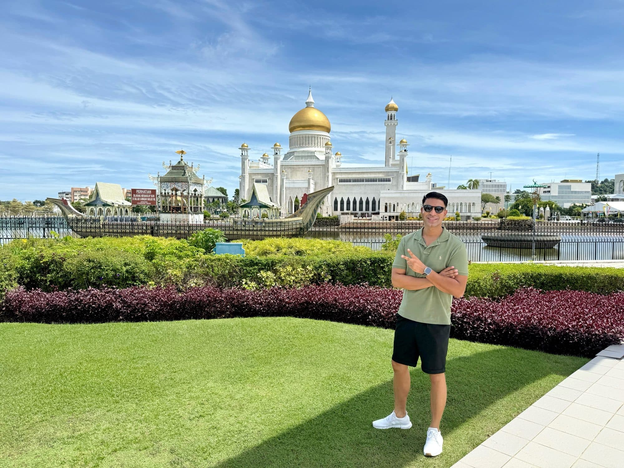 Omar Ali Saifuddien Mosque, Bandar Seri Begawan
