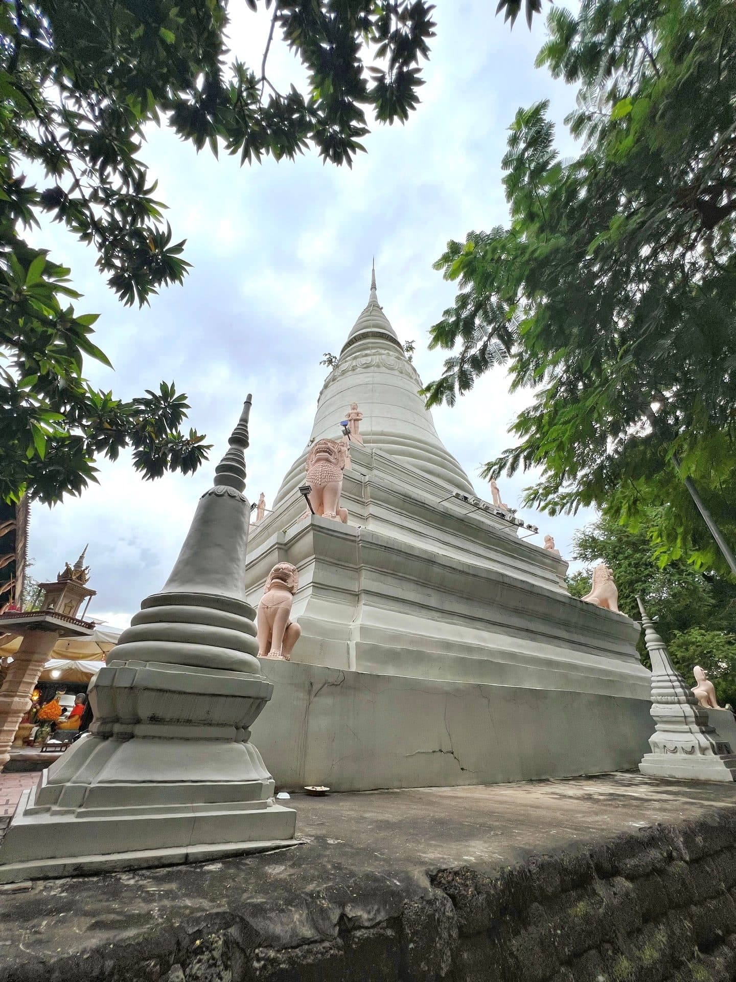 Wat Phnom, Phnom Penh