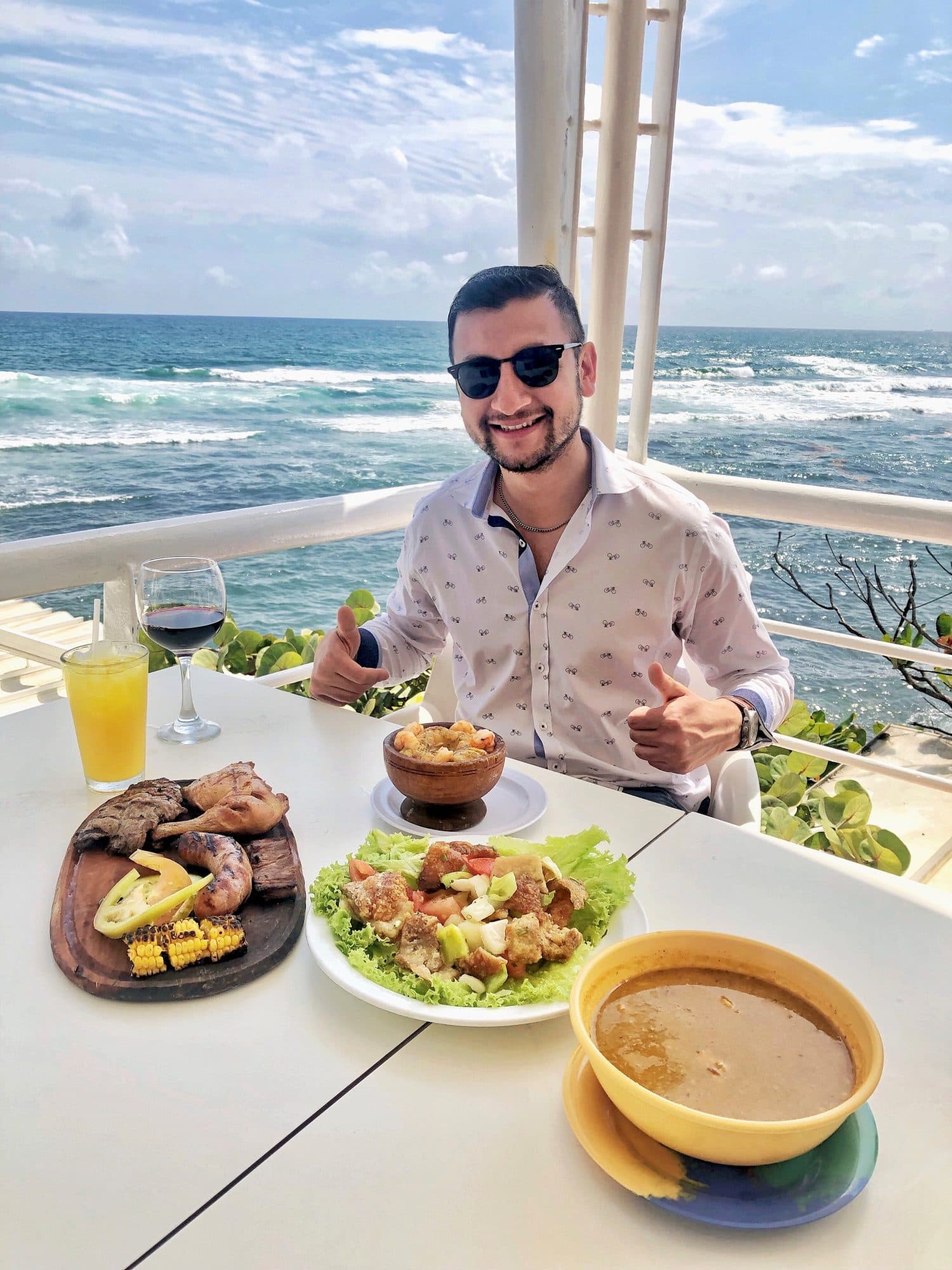 Seaside restaurant, Santo Domingo coastline