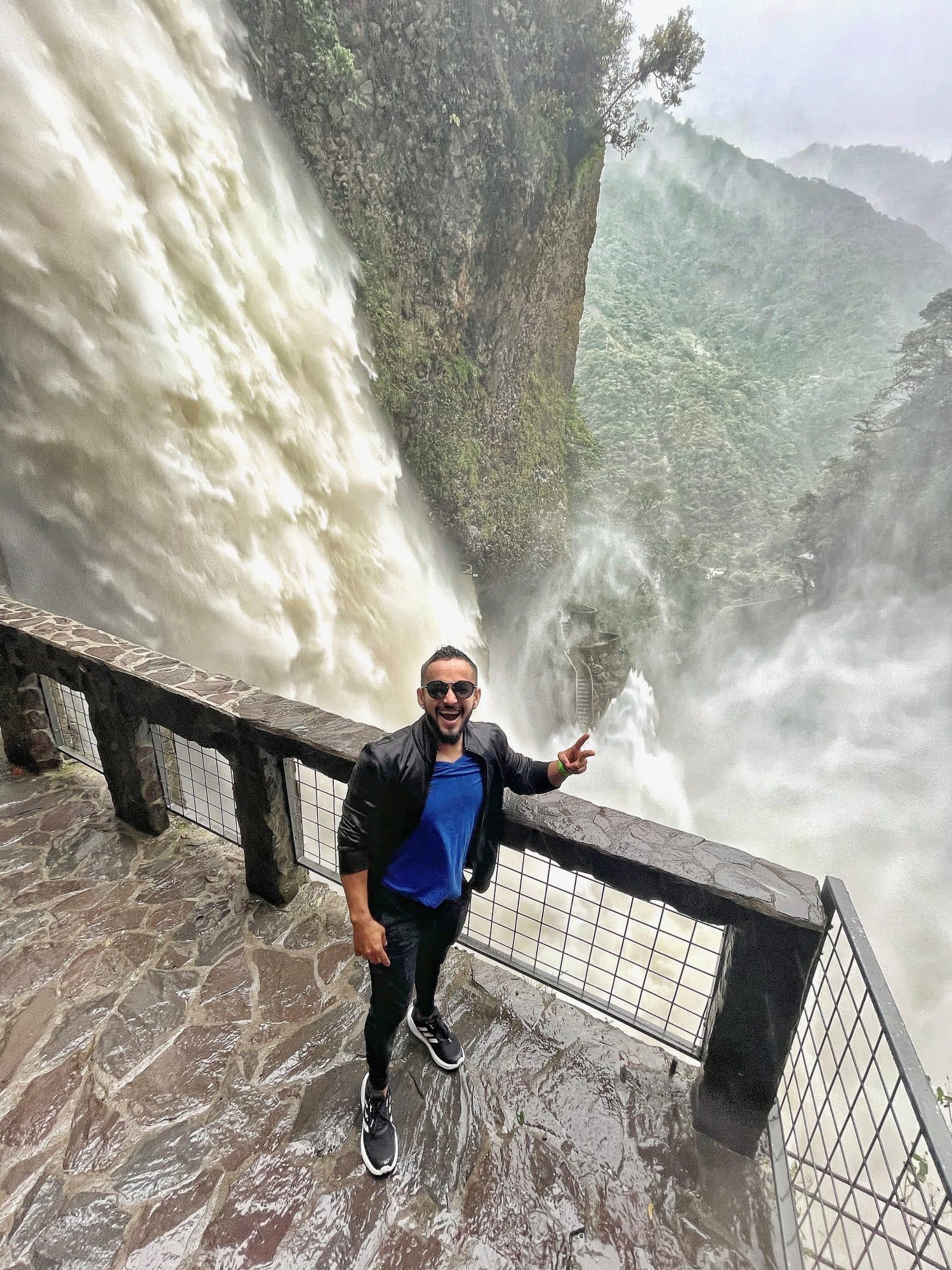 Pailón del Diablo, Baños de Agua Santa