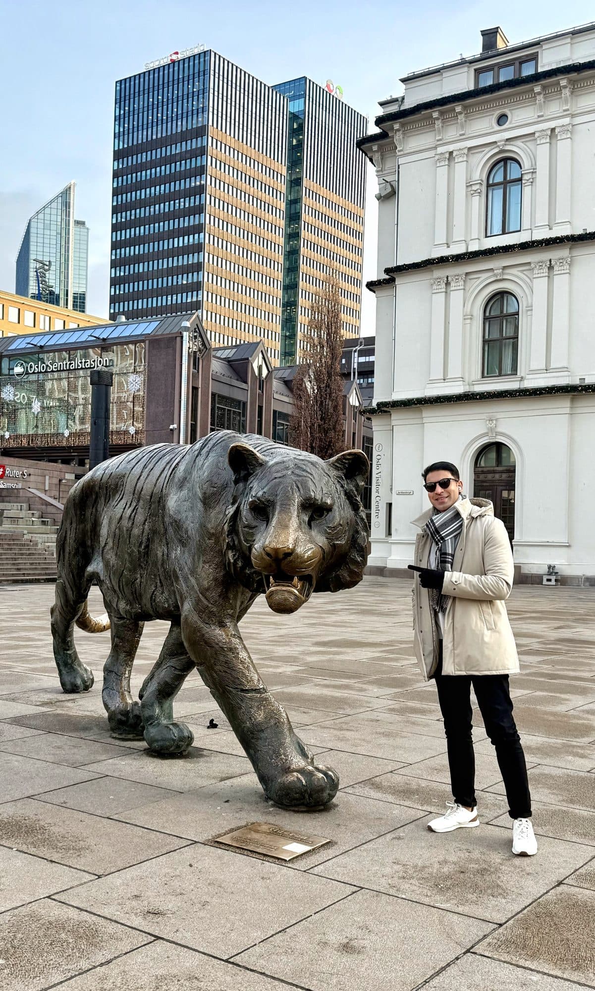 Jernbanetorget (Oslo Central Station square), Oslo